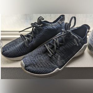 NIKE WOMENS ZOOM DARK BLUE SIZE 9